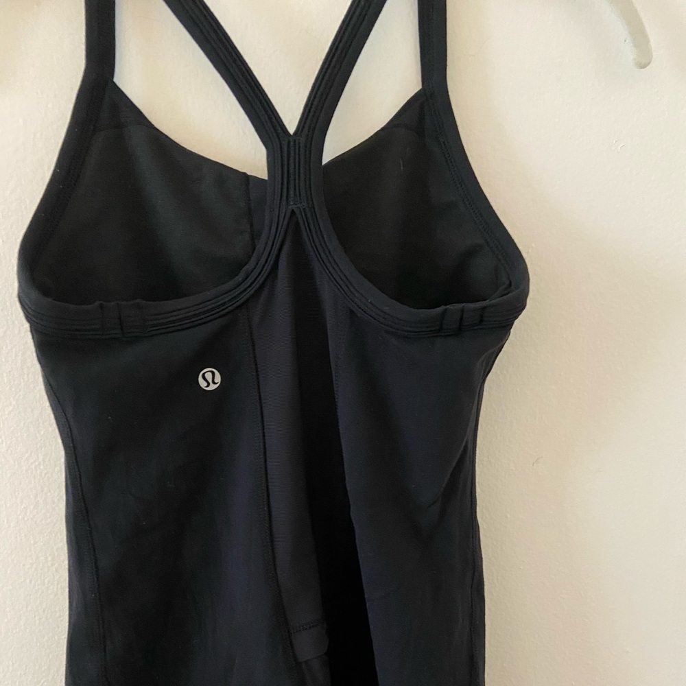 Lululemon black top size 4